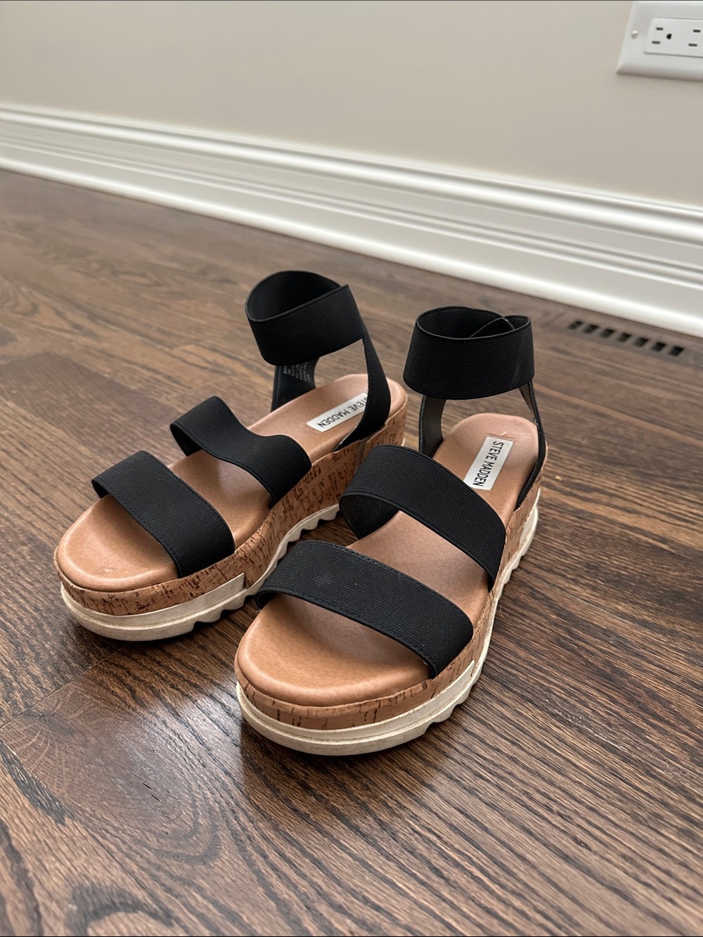 Steve Madden Black Elastic Cork-Trim Wedge Sandals